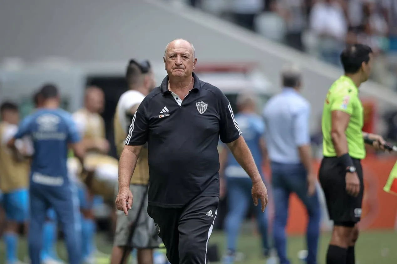 Presidente do Atlético-MG banca permanência de Felipão em 2024