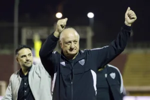Felipão comemora recuperação no Brasileirão e elogia os torcedores do Atlético-MG