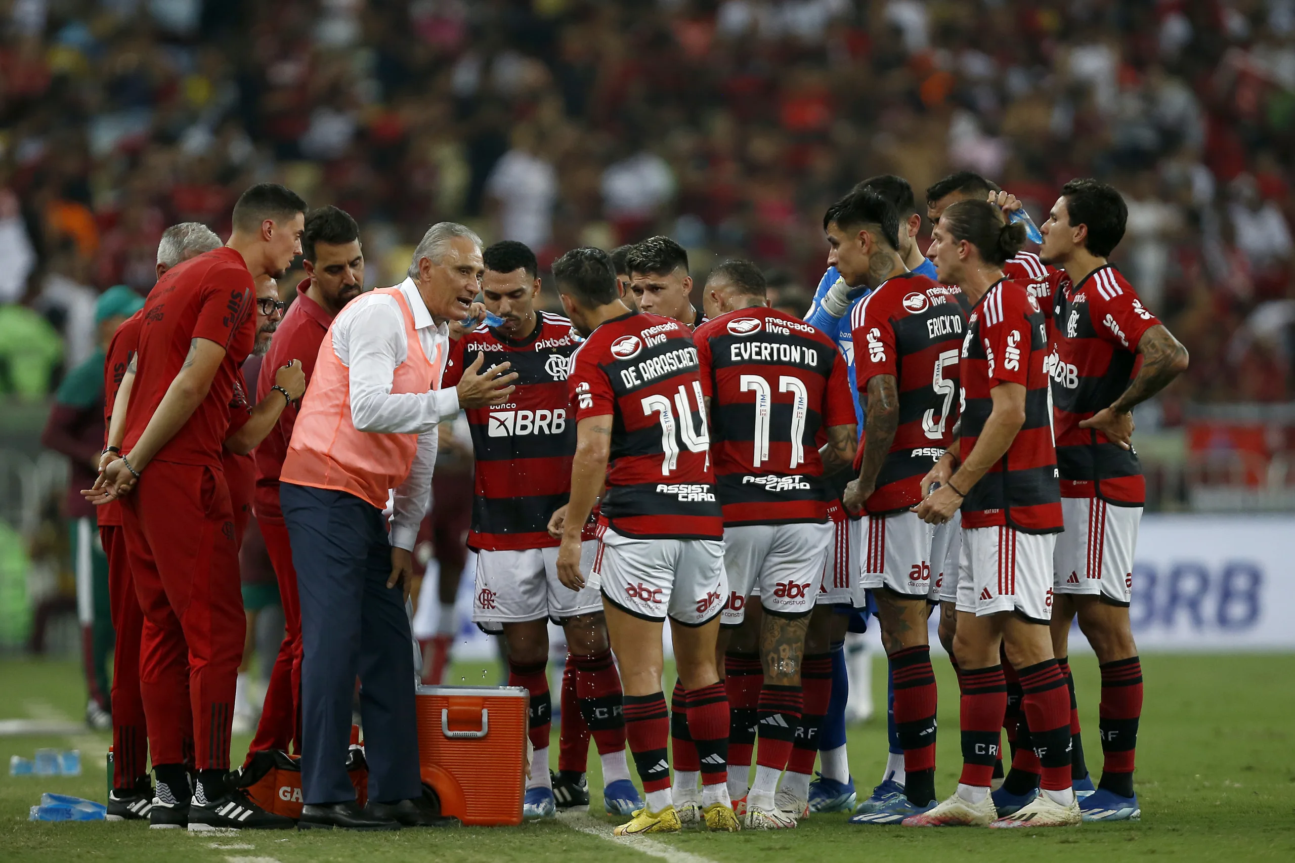 Flamengo despenca na tabela do Brasileirão após derrota para o Atlético Mineiro