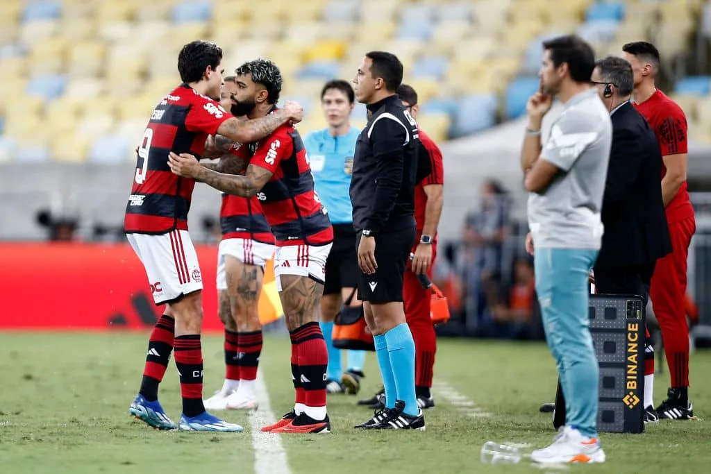 Neto diz que Palmeiras foi ‘amassado’ pelo Flamengo e elege Abel Ferreira como ‘pé de rato’