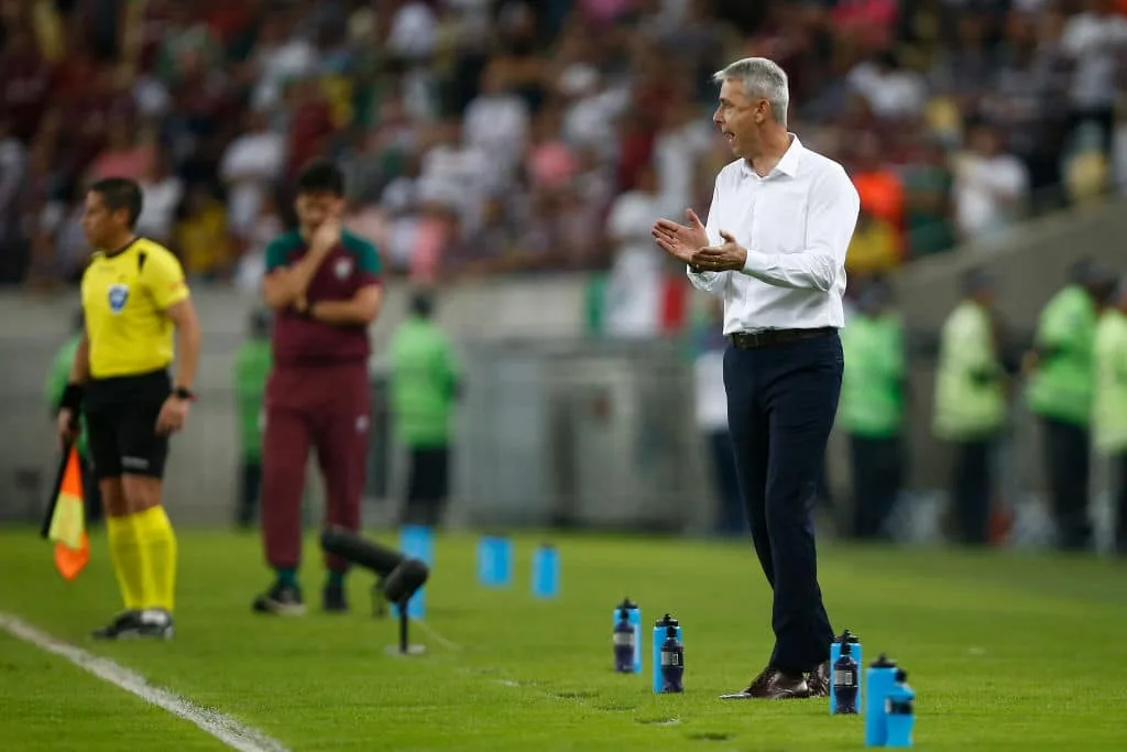 Botafogo acerta com o técnico Tiago Nunes do Sporting Cristal