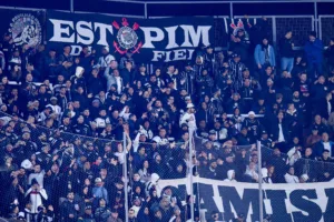 Em jogo movimentado, Vasco anota o segundo e Corinthians busca mais um empate; assista