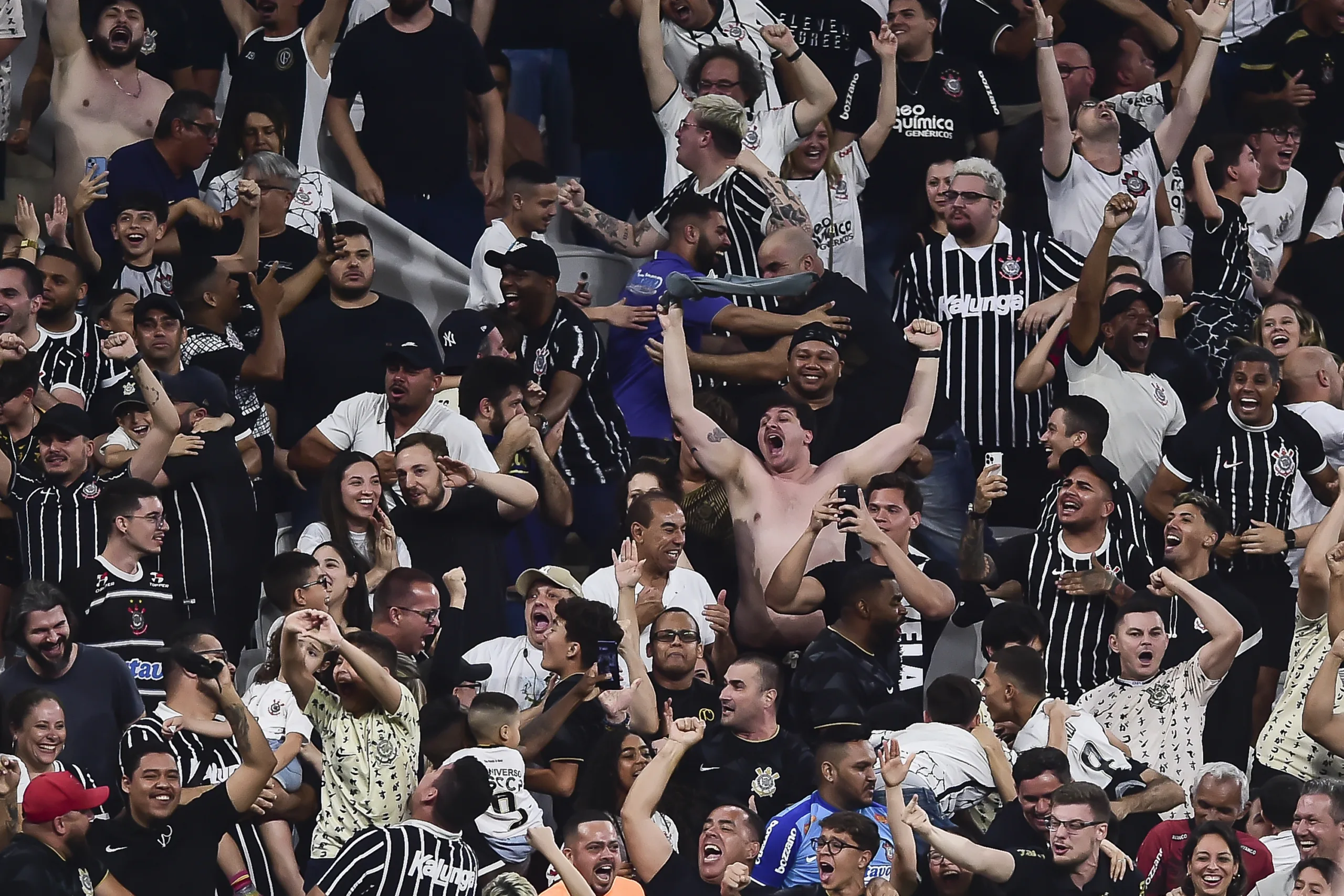 Corinthians não se abate com o  Vasco e busca o empate com Ángel Romero; assista