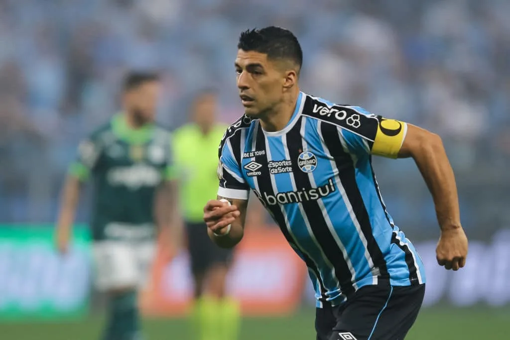 Em alta no Grêmio, Suárez pode “reconsiderar” futuro e seguir no Brasil, diz jornalista