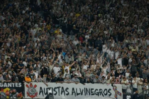 Romero não se intimida e abre o placar para o Corinthians contra o Atlético Mineiro; veja o gol