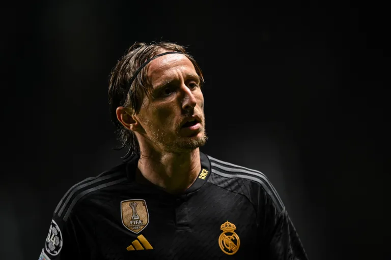 Modric cobra explicações da arbitragem após jogo do Real Madrid