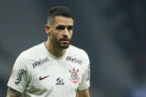 Com futuro indefinido no Corinthians, Fluminense monitora Renato Augusto