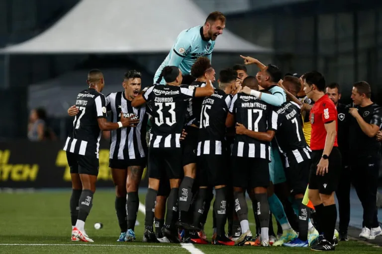 Diego Costa marca o primeiro do Botafogo e Grêmio arranca o empate com Everton Galdino; assista