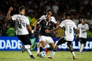 Tchê Tchê questiona arbitragem em derrota do Botafogo para o Vasco