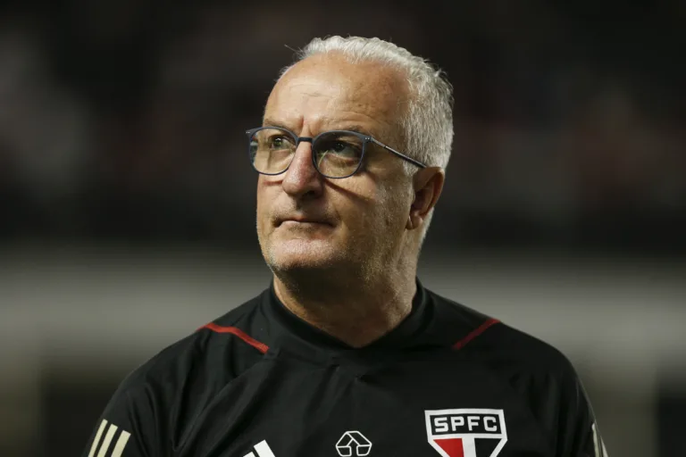 SPFC: Dorival Júnior ‘pede mais’ do São Paulo após empate contra o Santos
