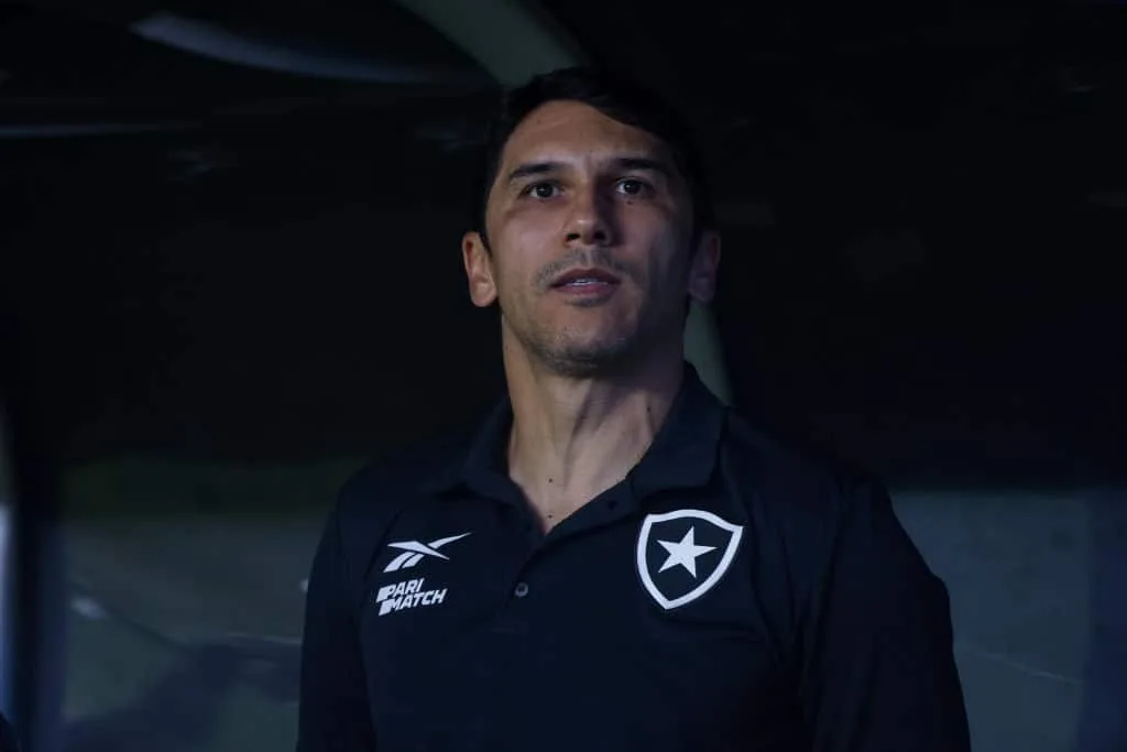 Lúcio Flávio avalia derrota do Botafogo para o Grêmio e aponta fator emocional como obstáculo
