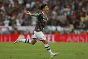 Fluminense x São Paulo: Cano supera defesa paulista e inaugura o marcador; assista