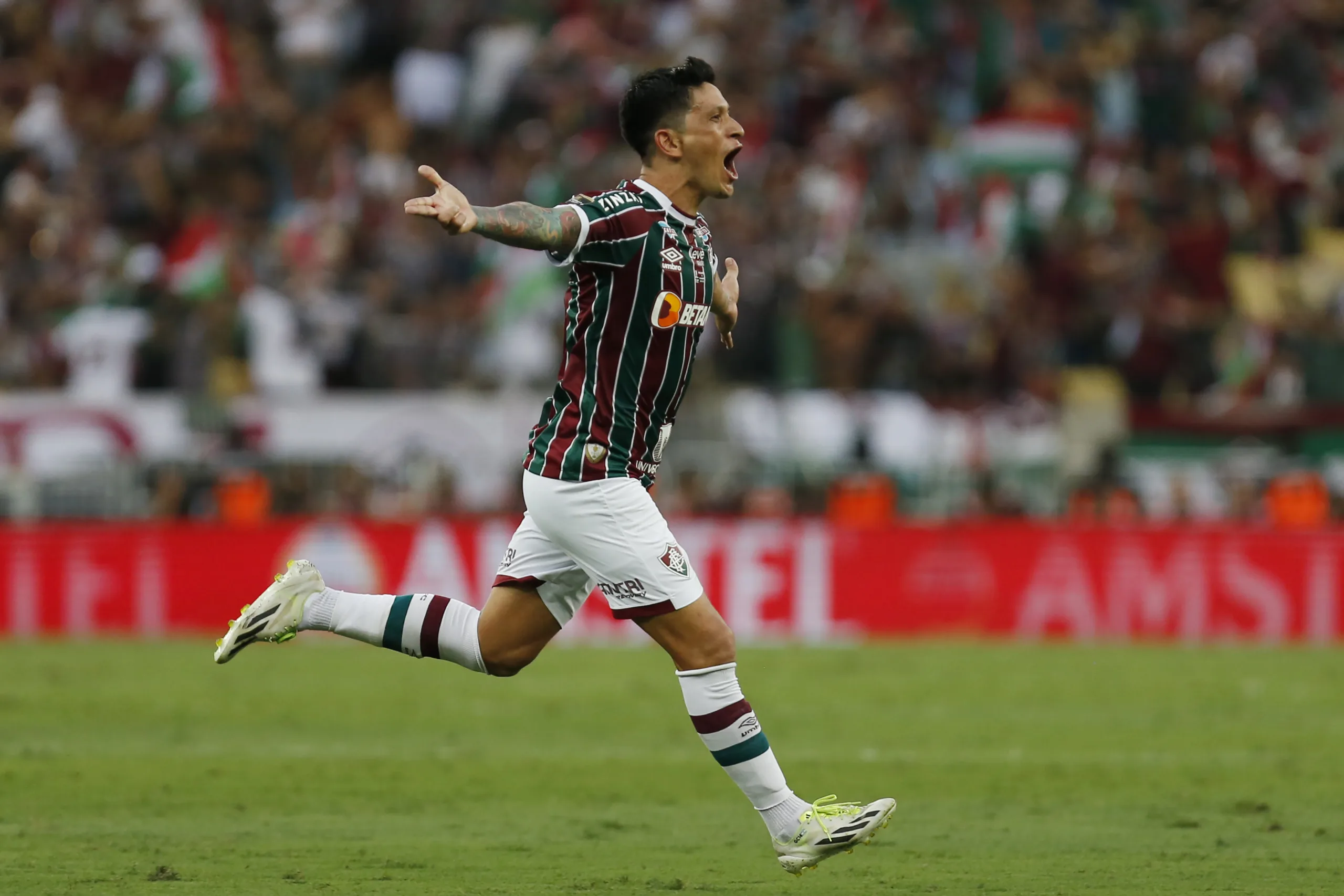 Fluminense x São Paulo: Cano supera defesa paulista e inaugura o marcador; assista