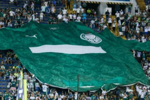 Johnny vacila e o menino Endrick amplia para o Palmeiras contra o Internacional; veja