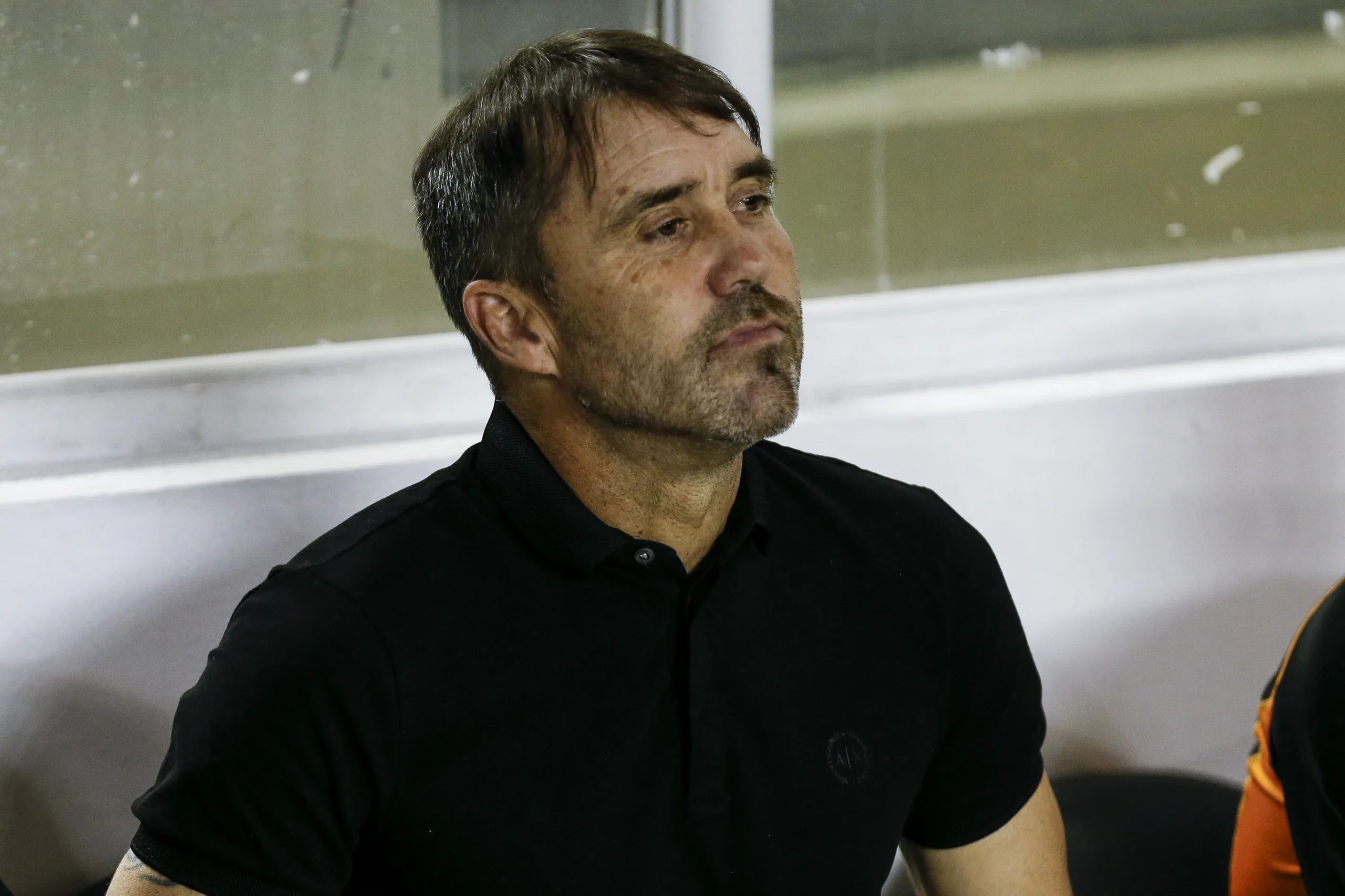 Técnico do Internacional reclama do futebol brasileiro: “campo ruim e jogadores cansados”