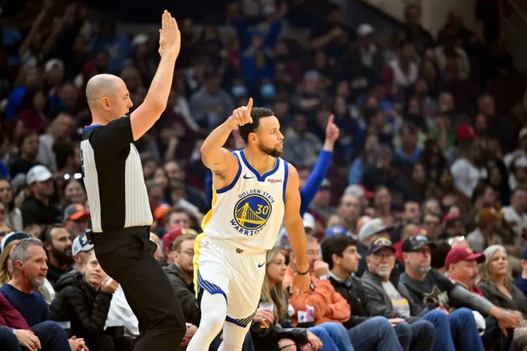 NBA: Curry manda recado para jovens dos Warriors