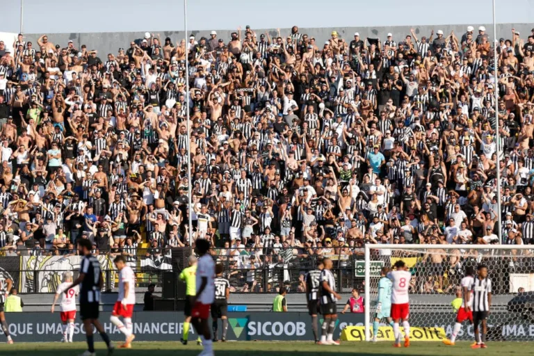 Red Bull Bragantino investe na pressão para empatar com o Botafogo nos acréscimos; veja