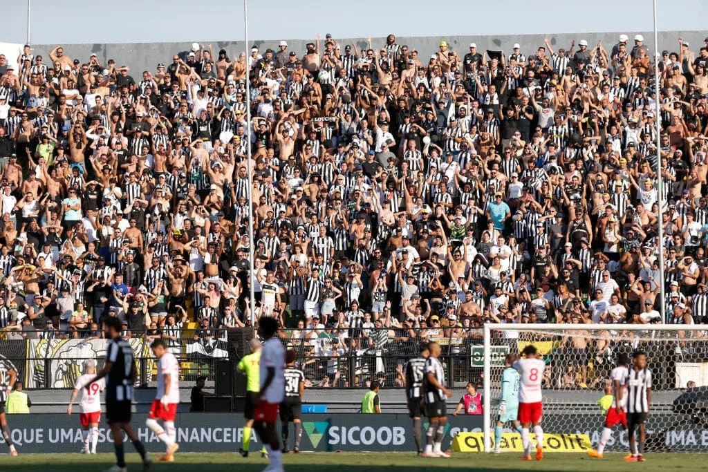 Red Bull Bragantino investe na pressão para empatar com o Botafogo nos acréscimos; veja