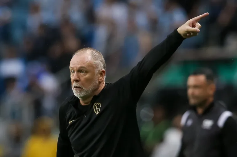 Mano Menezes detalha mudanças no Corinthians durante a Data Fifa