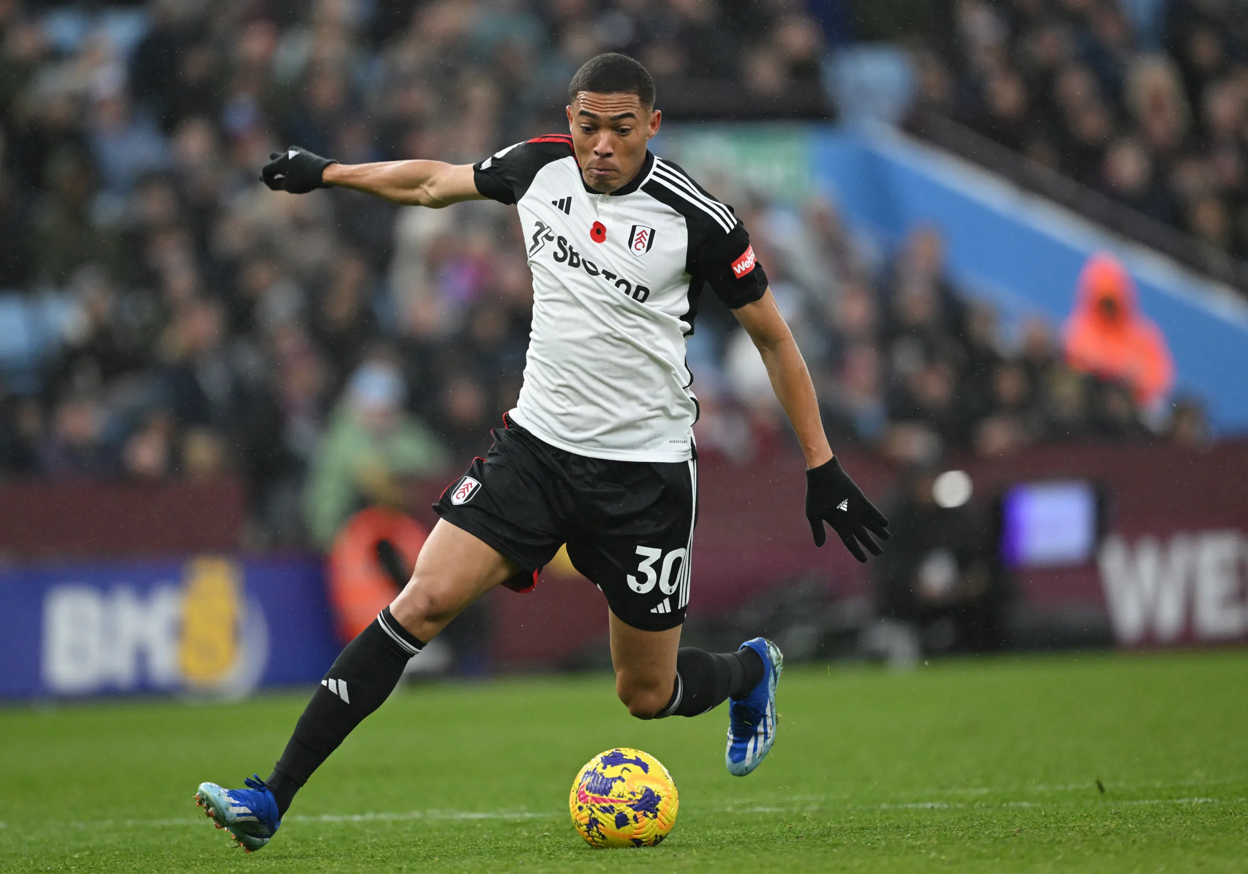 Palmeiras mira contratação de atacante da Premier League; jogador dá sinal verde