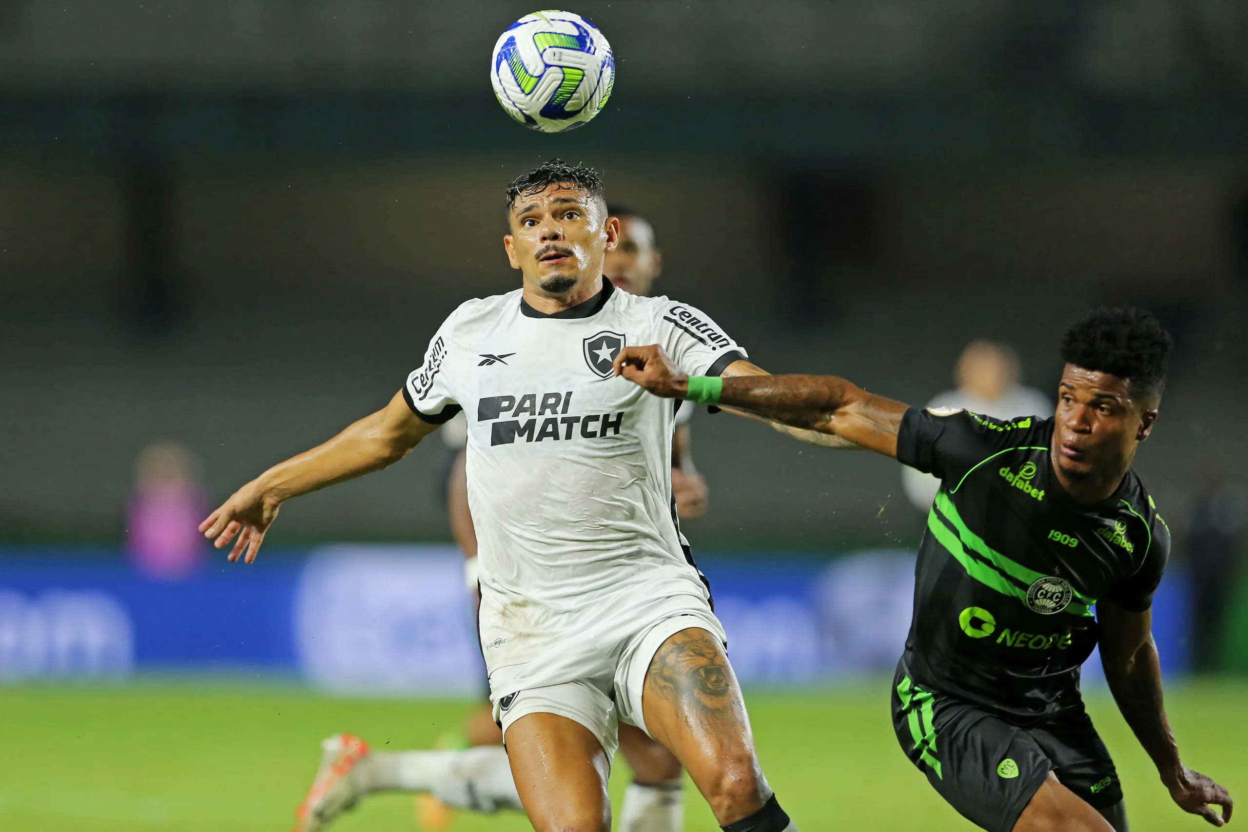 Botafogo relata que funcionários foram rendidos por criminosos na Linha Amarela