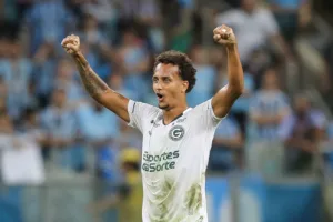 Goiás surpreende e inaugura o placar contra o Grêmio na Arena; veja