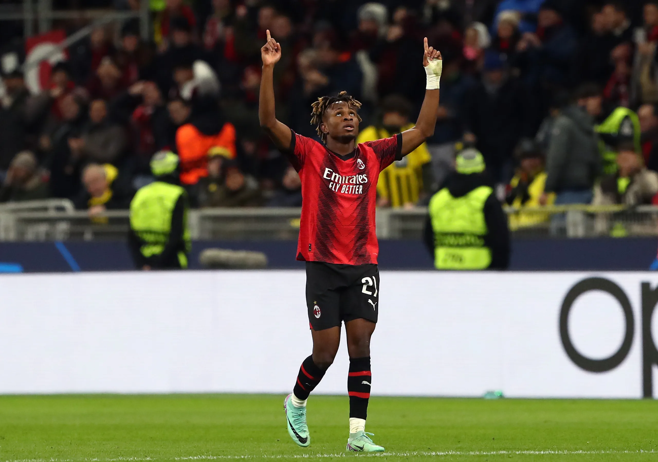 Milan  busca o empate e Borussia Dortmund anota o segundo; veja