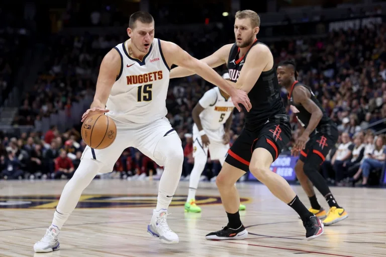 Jokic quebra recorde da NBA em vitória dos Nuggets sobre os Rockets