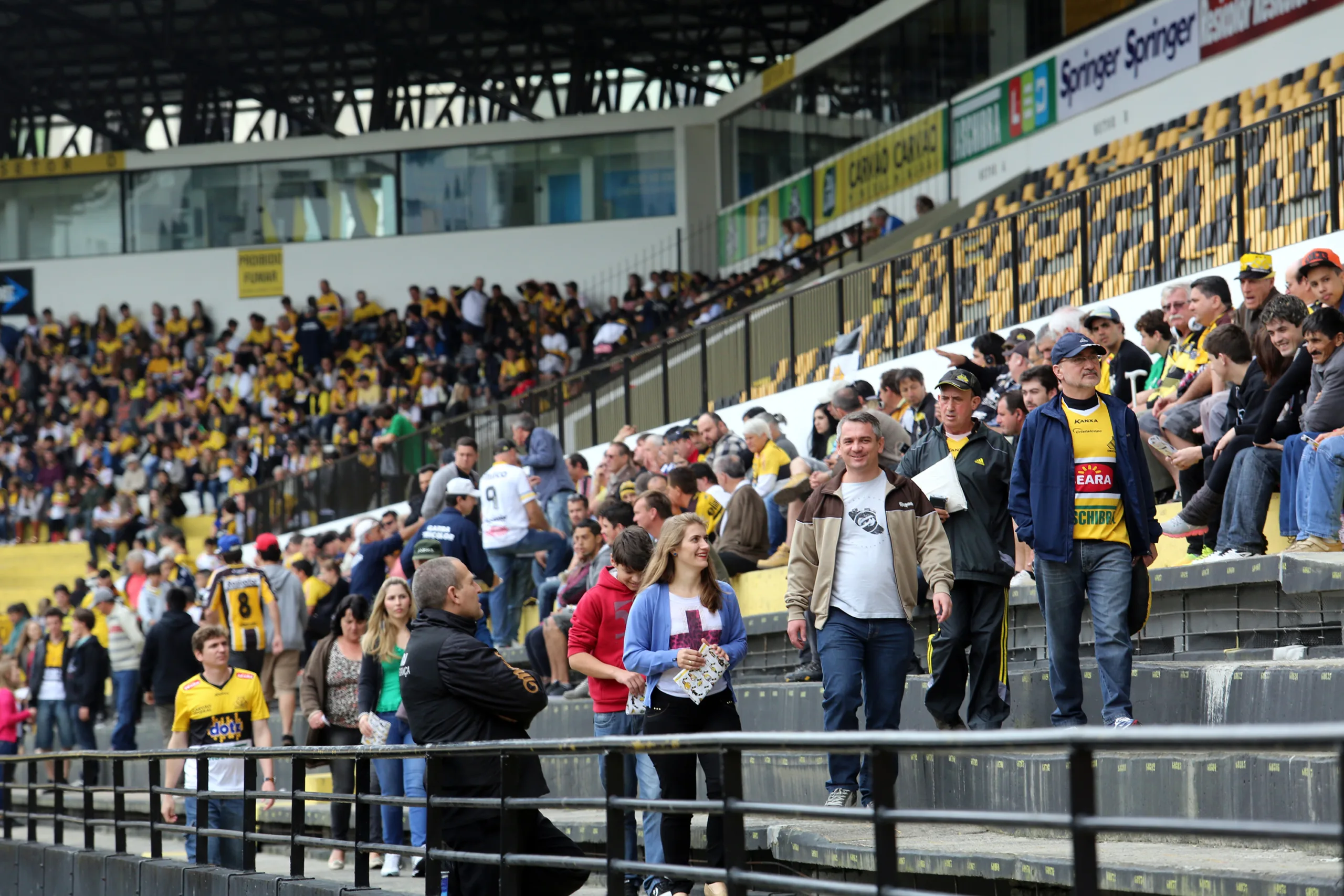 Em duelo pelo acesso, Criciúma inaugura o marcador contra o Guarani; veja