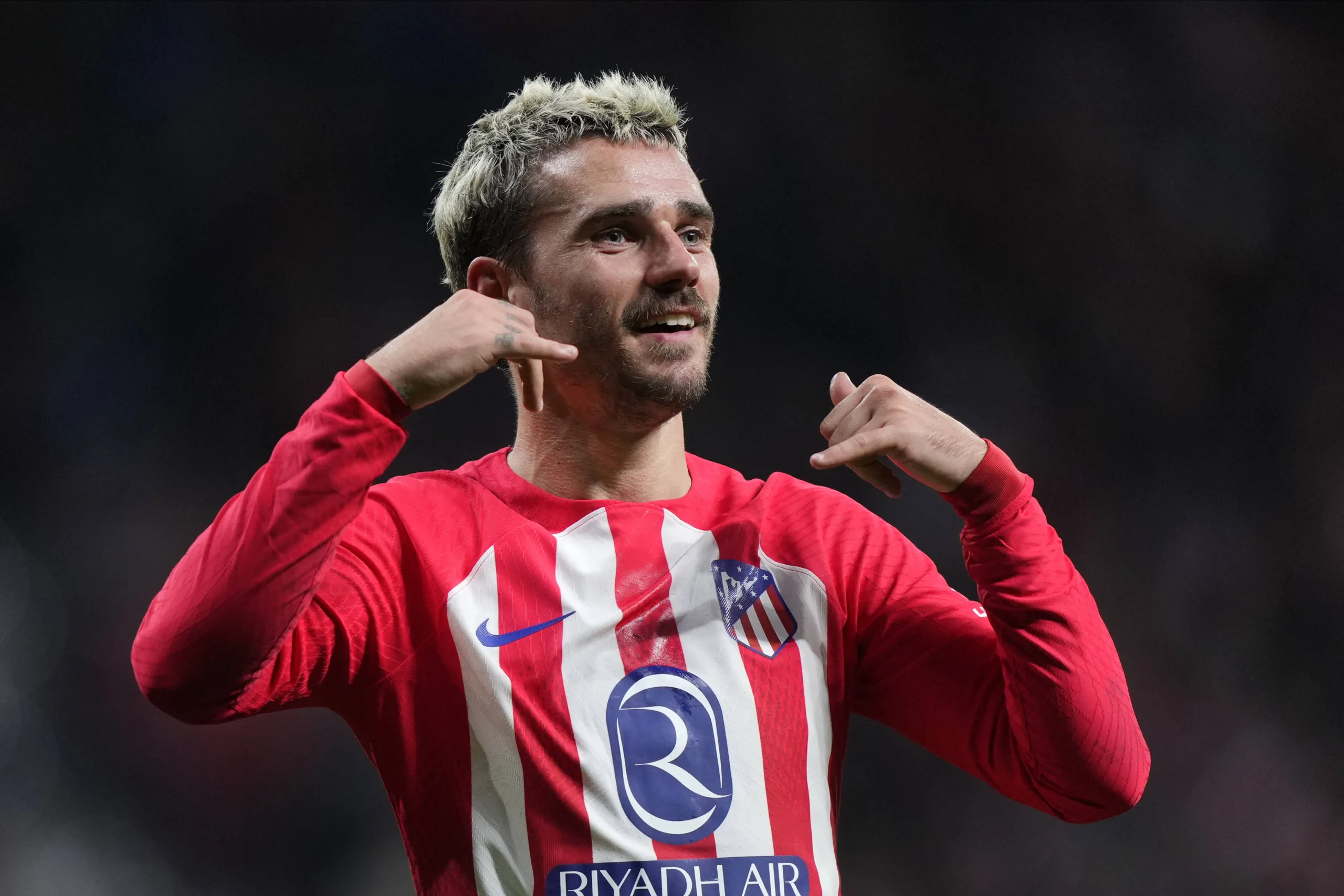 Mercado da bola: Manchester United faz oferta por Griezmann e pode negociar Sancho
