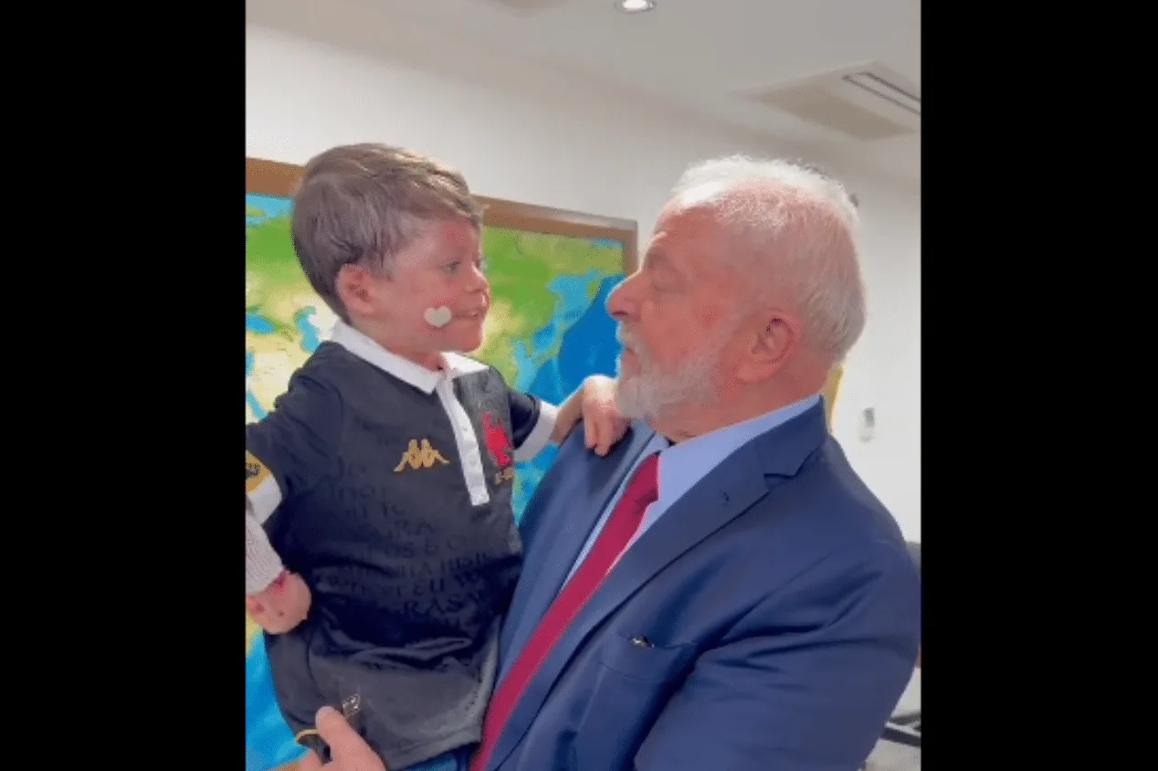 Torcedor do Vasco, Gui Gandra tem encontro com presidente Lula; assista