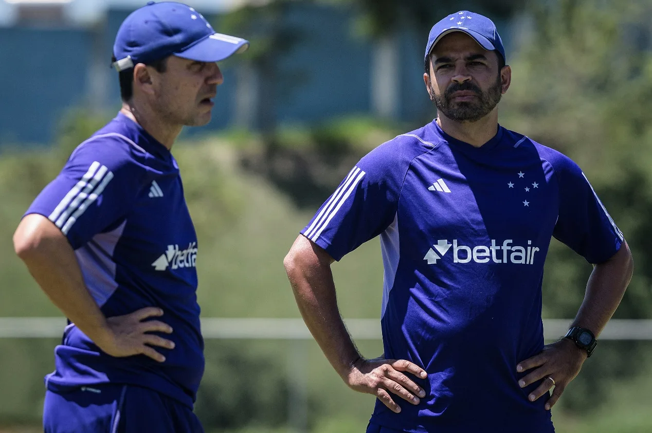 Heverton Guimarães faz pedido a Zé Ricardo antes de jogo do Cruzeiro