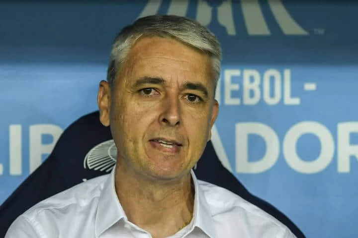 Confira a recepção do presidente do Botafogo a Tiago Nunes, novo técnico