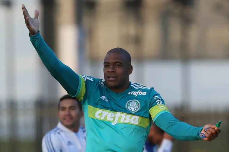 Ex-Palmeiras, Jailson não perdoa goleada sofrida pelo Corinthians: “Que surra” 