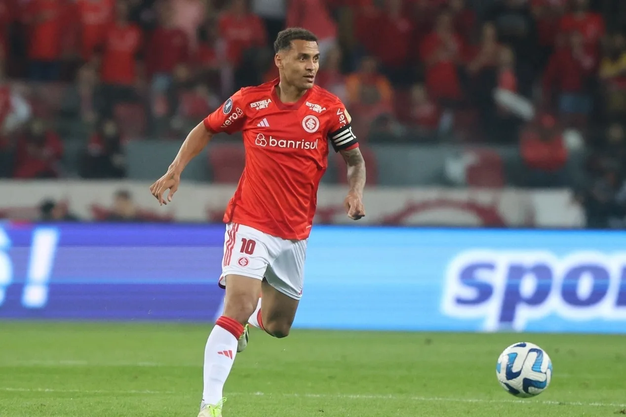 Diniz fala de momento de armadores na seleção e cita três nomes do futebol brasileiro