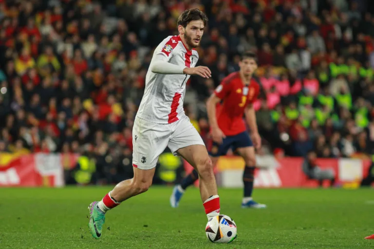 Real Madrid x Barcelona: veja como está a disputa por Kvaratskhelia, destaque do Napoli