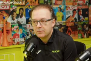 Leandro Quesada aponta campeão e prevê rebaixamento histórico no Brasileirão 2023