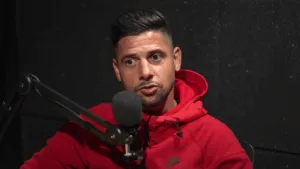 Cicinho se antecipa e crava campeão da Libertadores 2024