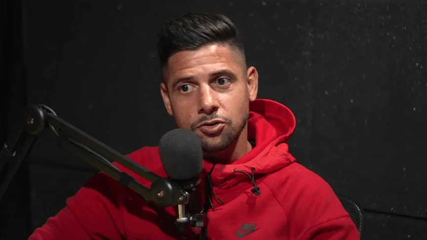 Cicinho se antecipa e crava campeão da Libertadores 2024