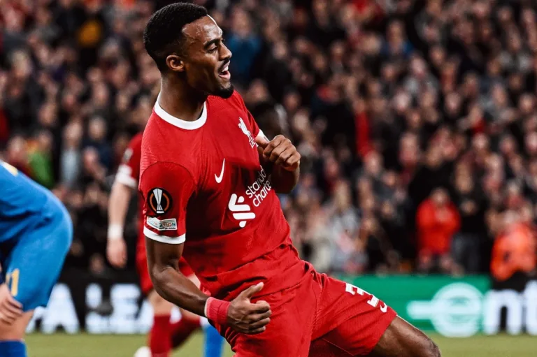 Com goleada, Liverpool garante classificação para as oitavas de final da Europa League