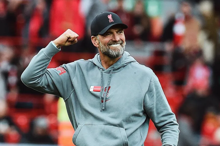 Pep Guardiola exalta Klopp antes de Manchester City x Liverpool: “Me faz melhor”