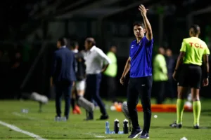 Botafogo toma decisão sobre Lúcio Flávio em reta final de Brasileirão Série A