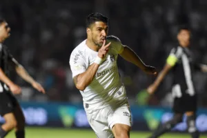 Grêmio de Luis Suárez tira diferença de 15 pontos para Botafogo em apenas 19 dias; veja números