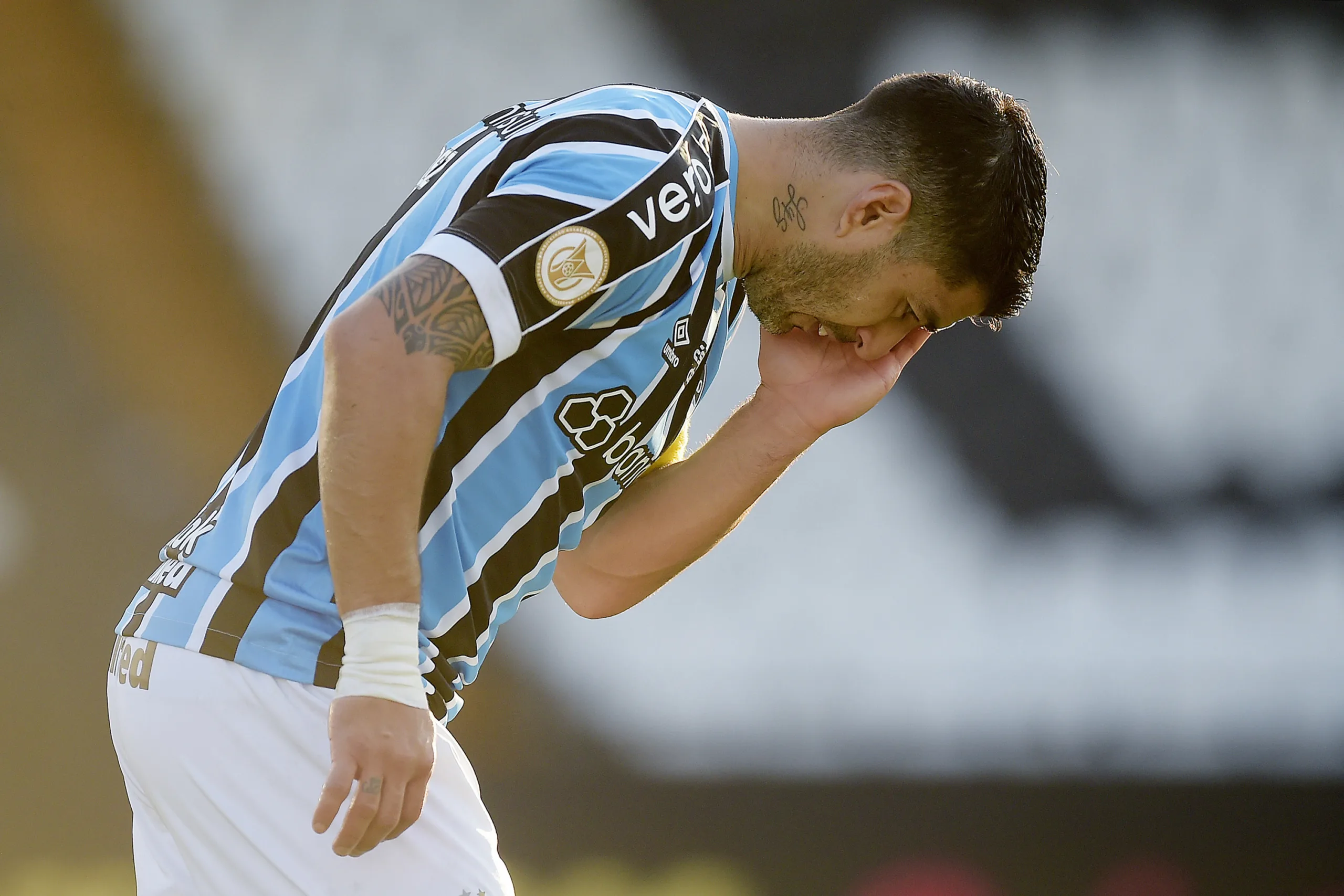 Suárez pode ter despedida antecipada no Grêmio; entenda