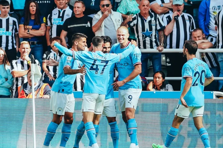 Manchester City atropela o Bournemouth na Premier League e se mantém na briga pela liderança