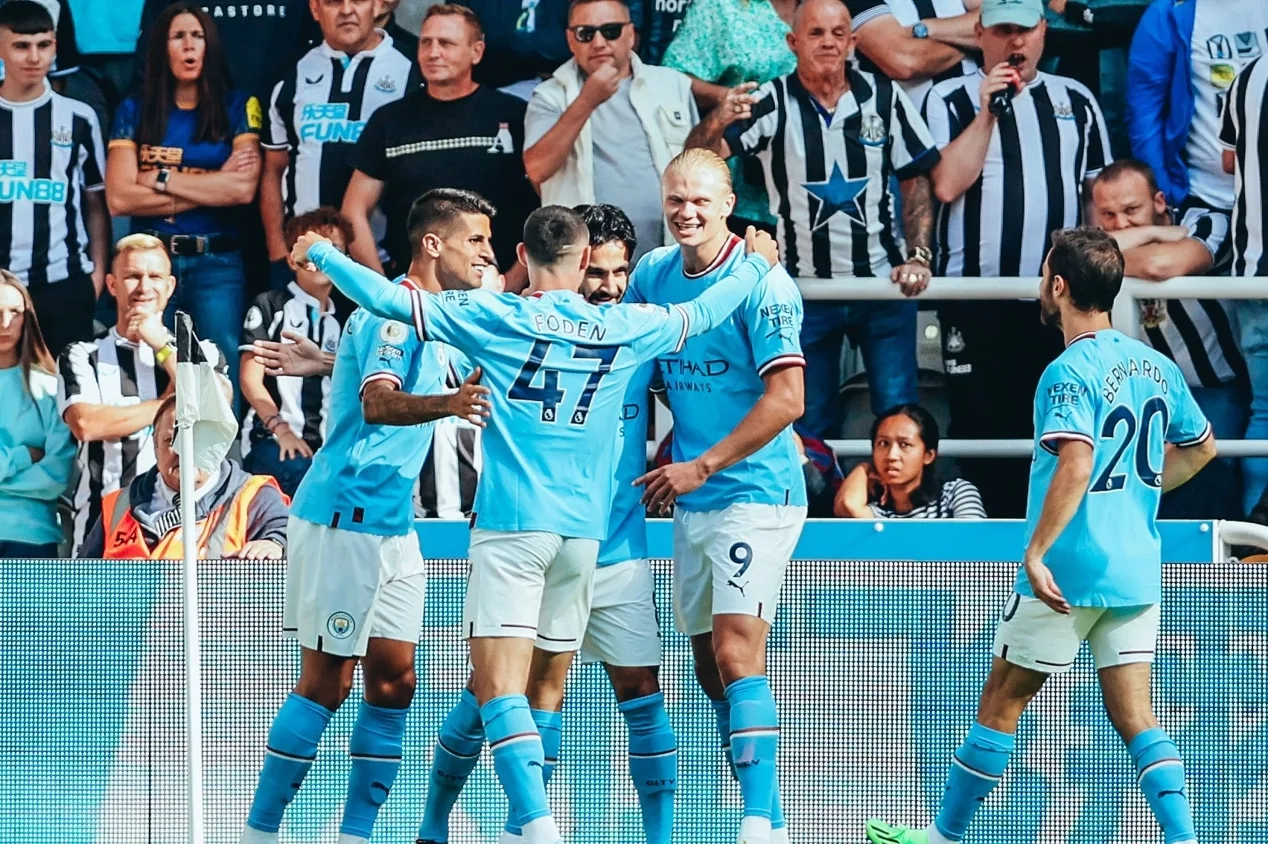 Manchester City atropela o Bournemouth na Premier League e se mantém na briga pela liderança