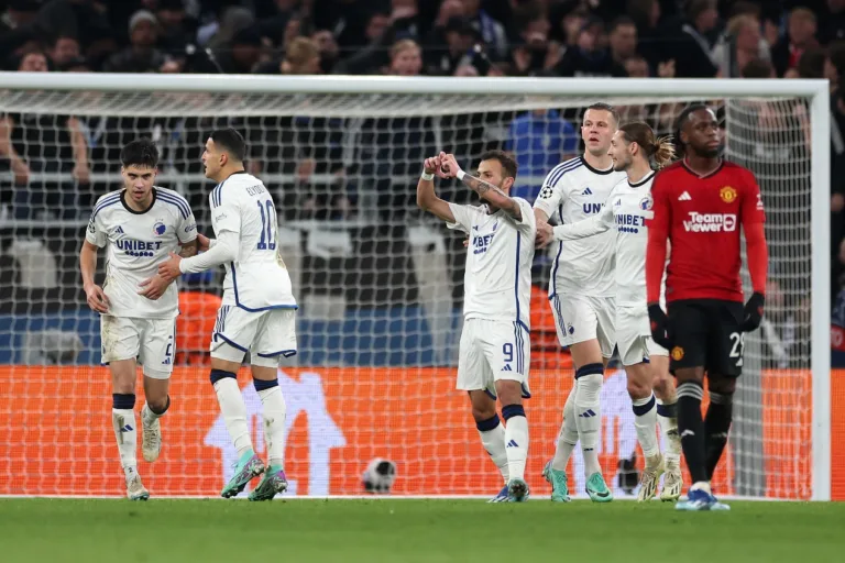 Copenhague vira no fim e Manchester United perde jogo dramático na Champions League
