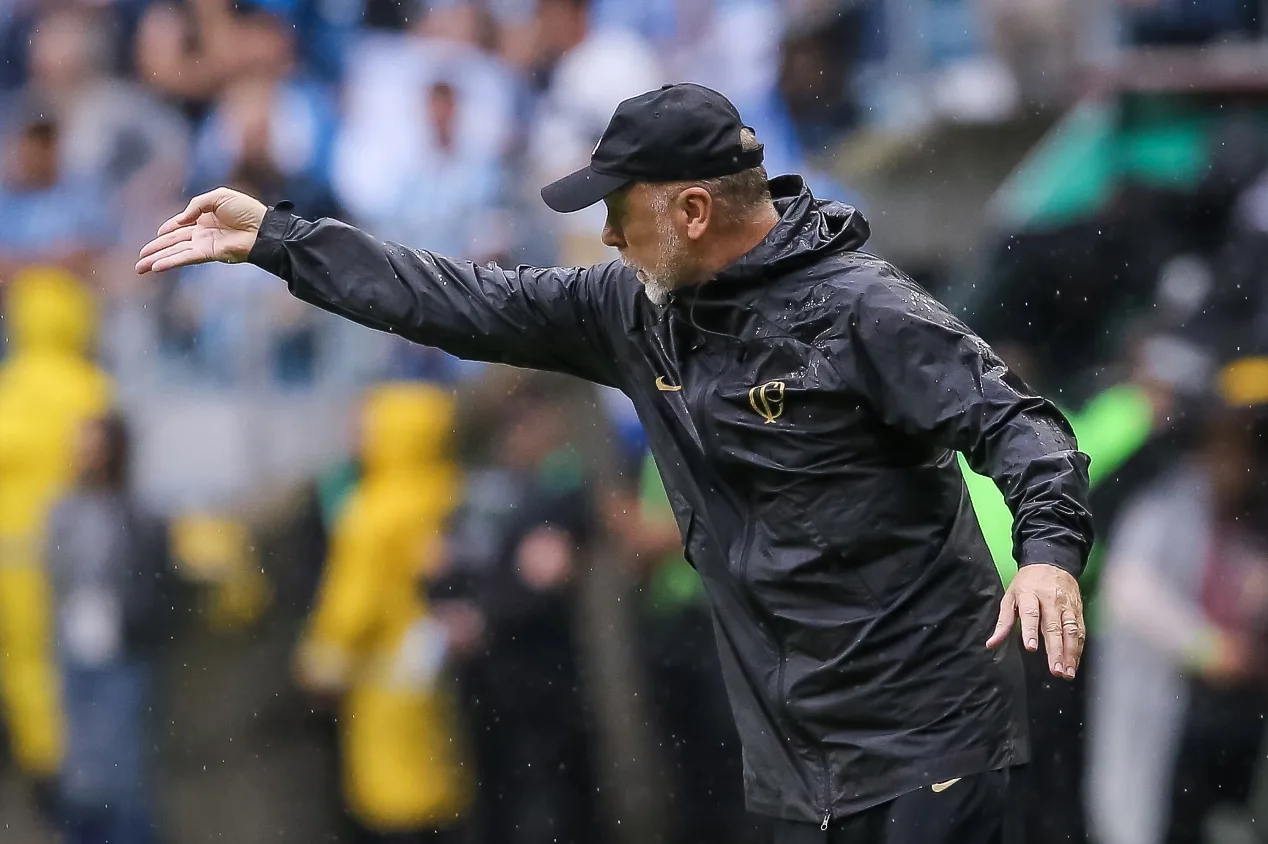 Mano Menezes chega a 10 jogos pelo Corinthians; compare os números com Luxemburgo