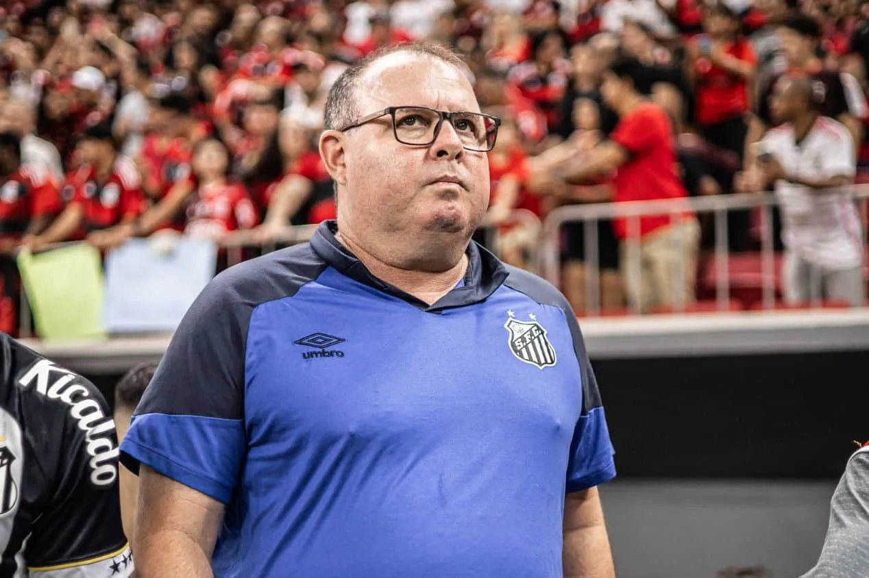 Marcelo Fernandes prega ‘cautela’ e exalta os torcedores do Santos após vitória contra o Flamengo