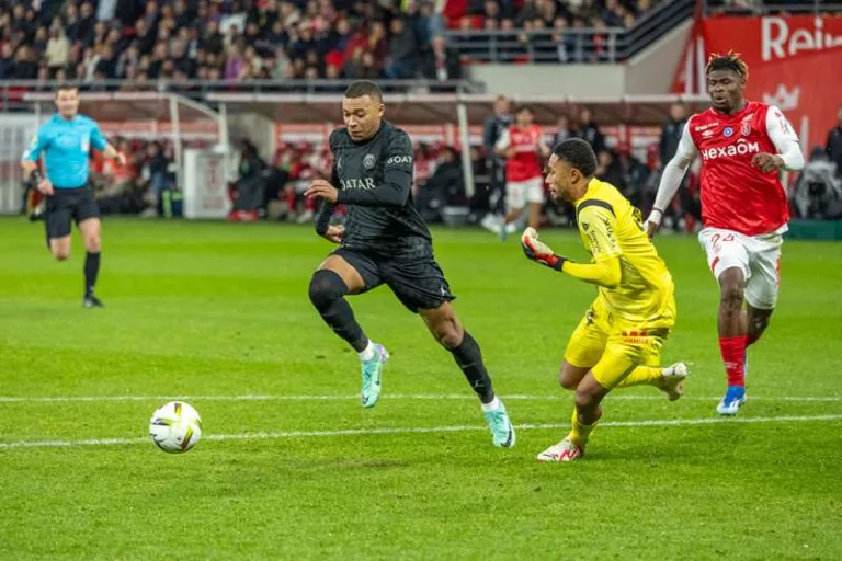 Real Madrid e PSG sinalizam “troca” entre Mbappe e Vinicius Junior